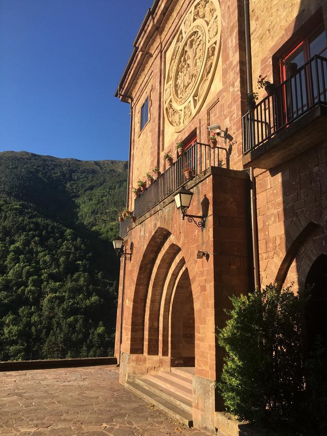 Monasterio De Santa Maria De Valvanera Anguiano المظهر الخارجي الصورة